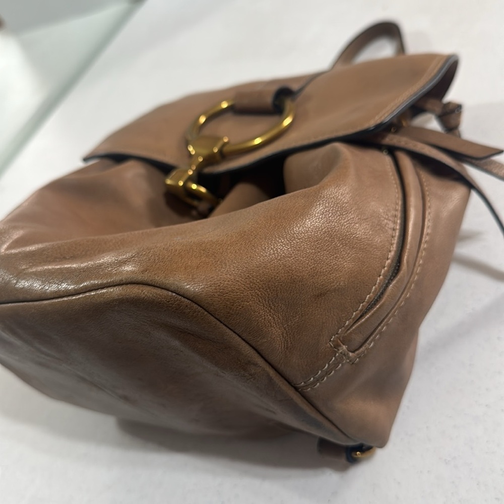 Frye Backpack Bucket Tan Leather Bag Gold Hardware Medium - Picture 3 of 14